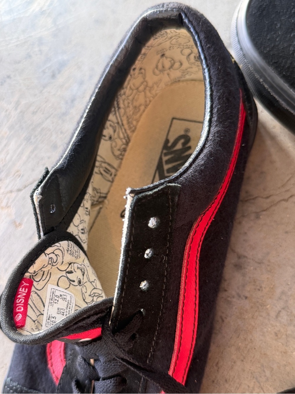 Vans Disney Mickey Mouse Club Old Skool Black Red Suede Sneakers Men’s 10.5 - Picture 12 of 12